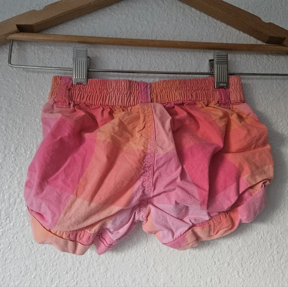 old navy pink plaid shorts, 3t
